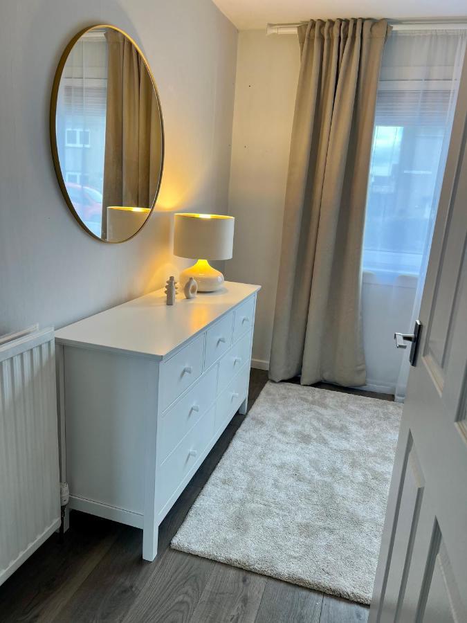 House With Garden And Parking 15 Min To City Center إدنبرة المظهر الخارجي الصورة